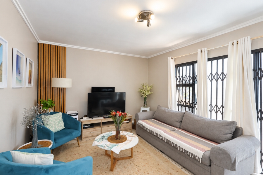 To Let 2 Bedroom Property for Rent in Waves Edge Western Cape